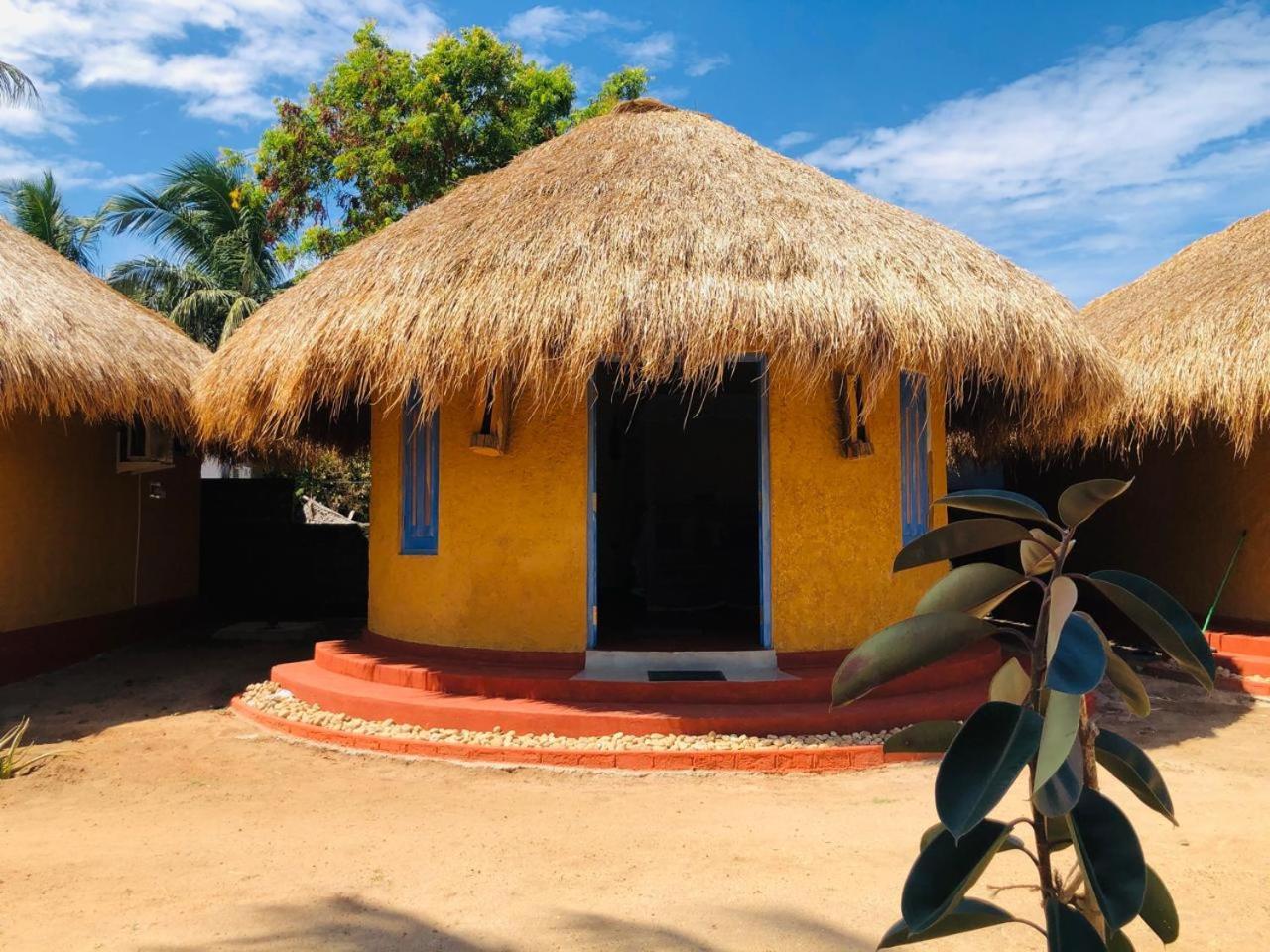 Rustic Cabanas & Restaurant Arugam Bay Buitenkant foto